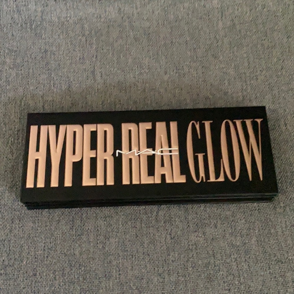 MAC Hyper Real Glow Highlighter Palette